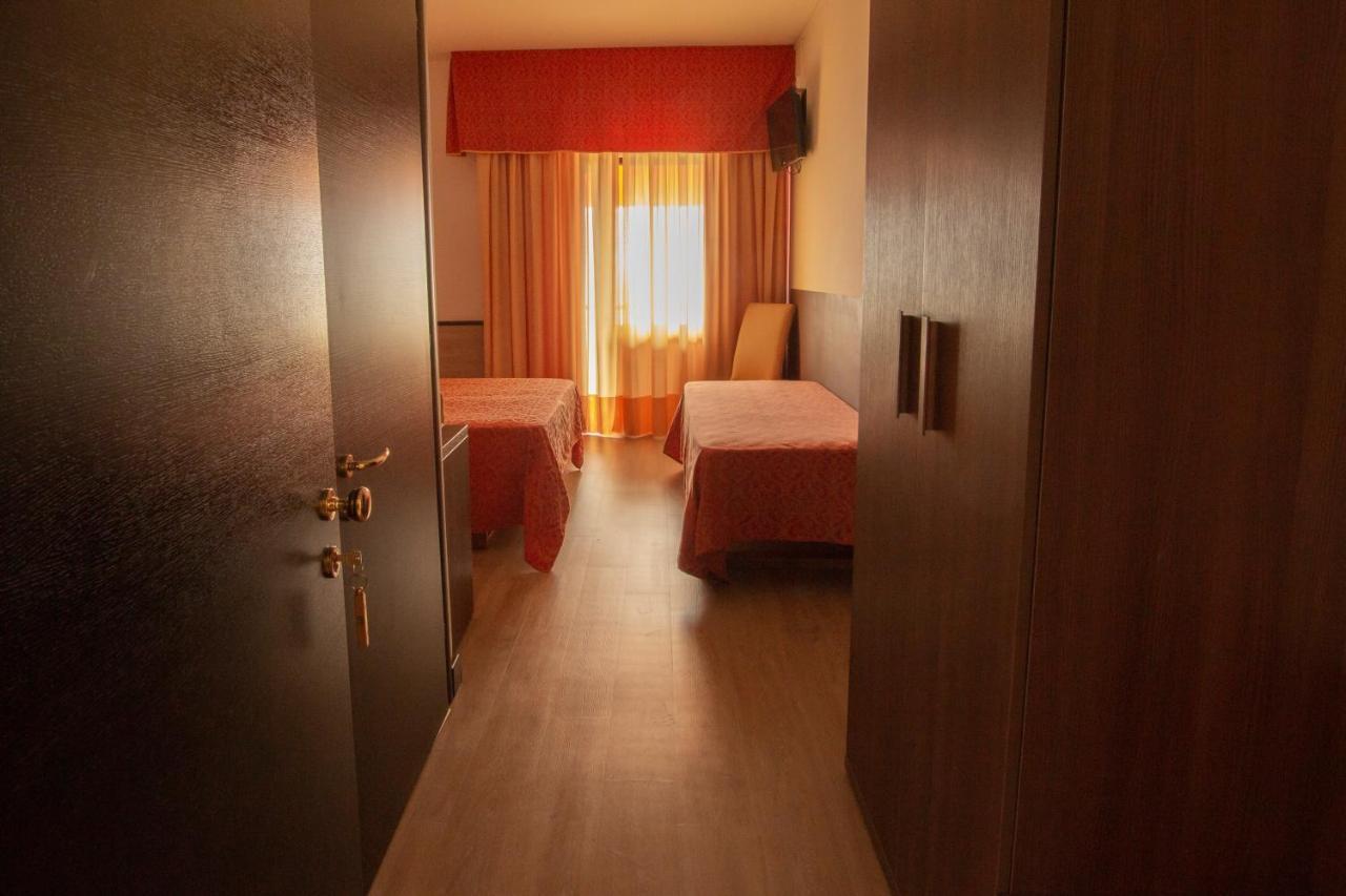 Hotel San Zeno San Zeno di Montagna Eksteriør billede