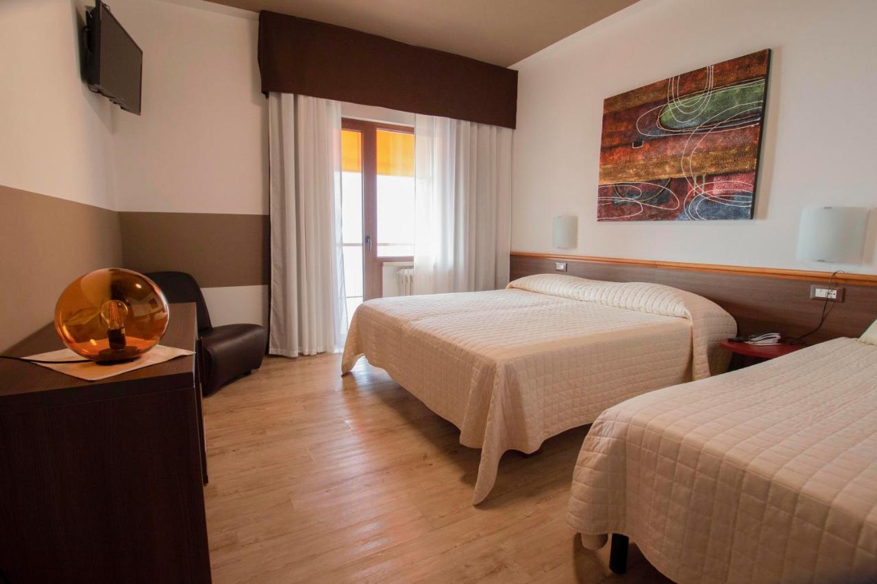 Hotel San Zeno San Zeno di Montagna Eksteriør billede