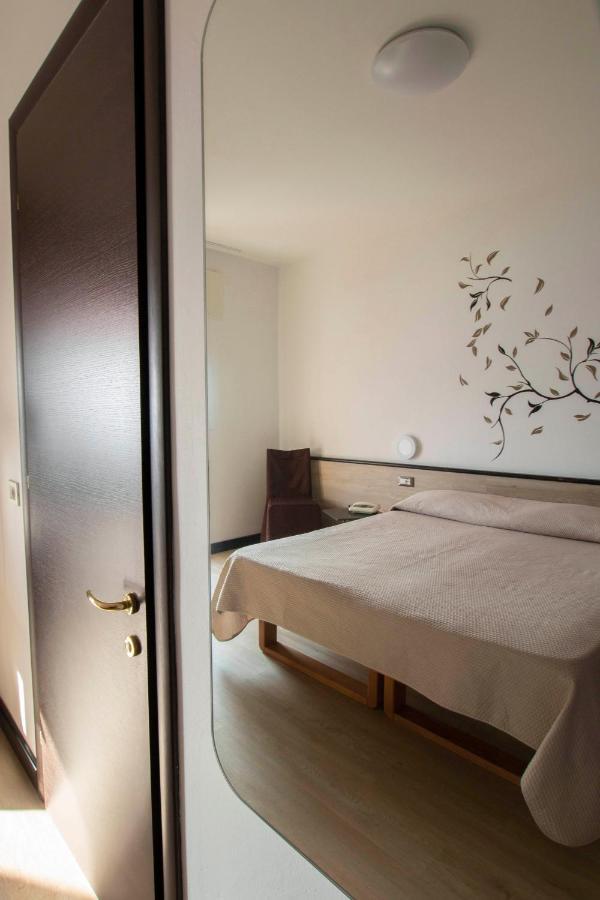Hotel San Zeno San Zeno di Montagna Eksteriør billede