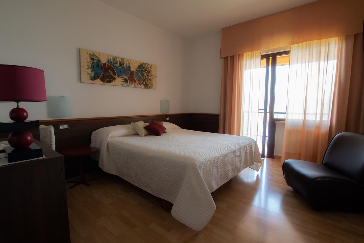 Hotel San Zeno San Zeno di Montagna Eksteriør billede