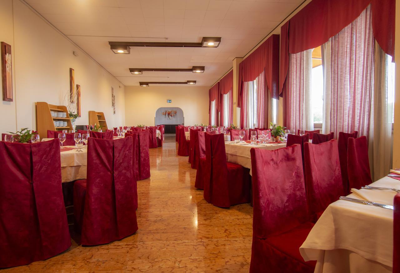 Hotel San Zeno San Zeno di Montagna Eksteriør billede