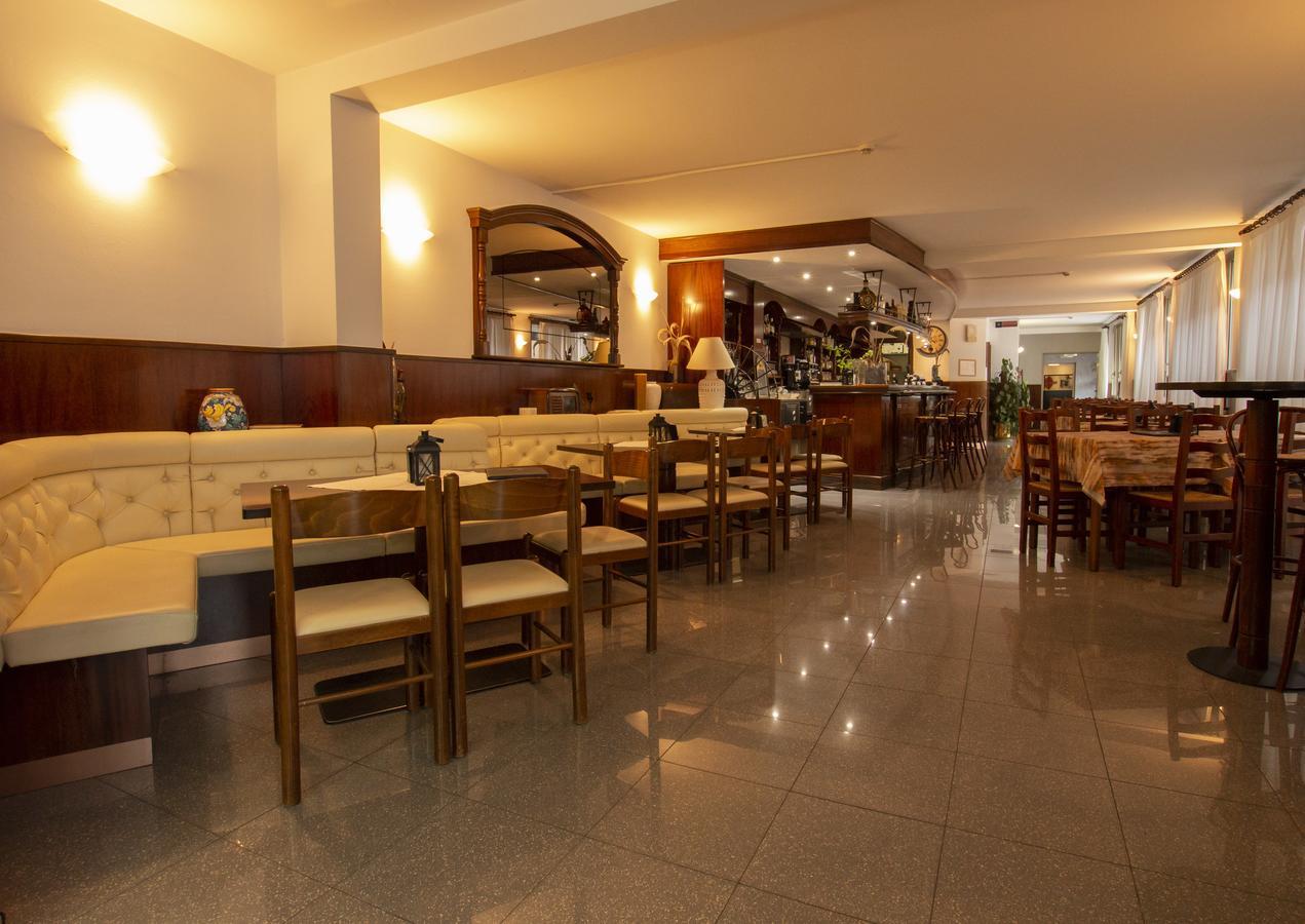 Hotel San Zeno San Zeno di Montagna Eksteriør billede